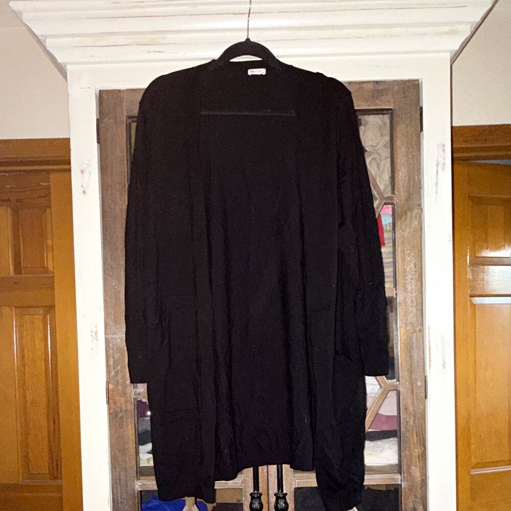 Zyia Active Black Open Front Cardigan Sweater Pockets Lightweight Knit M SOFT